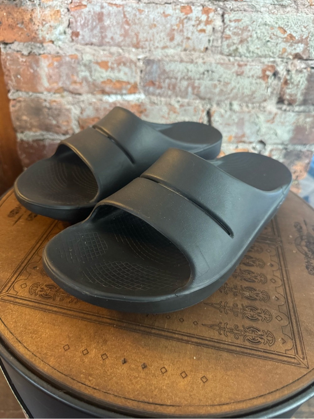 OOFOS Men's Black Slide Sandals